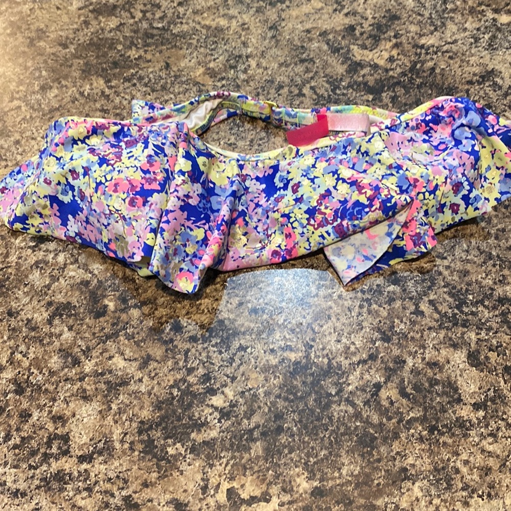 Women’s Victoria secret bikini top only size medium